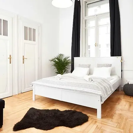 Apartment Art House *